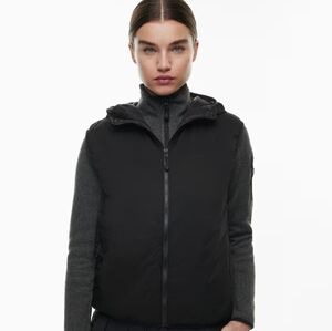 Aritzia TNA black pillow puff vest - size small